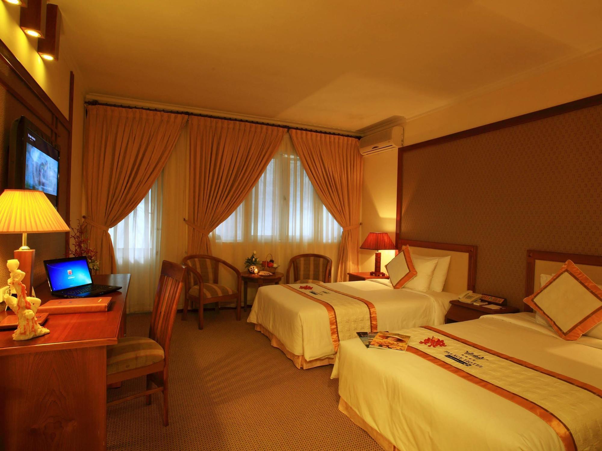 Отель Palace 4*